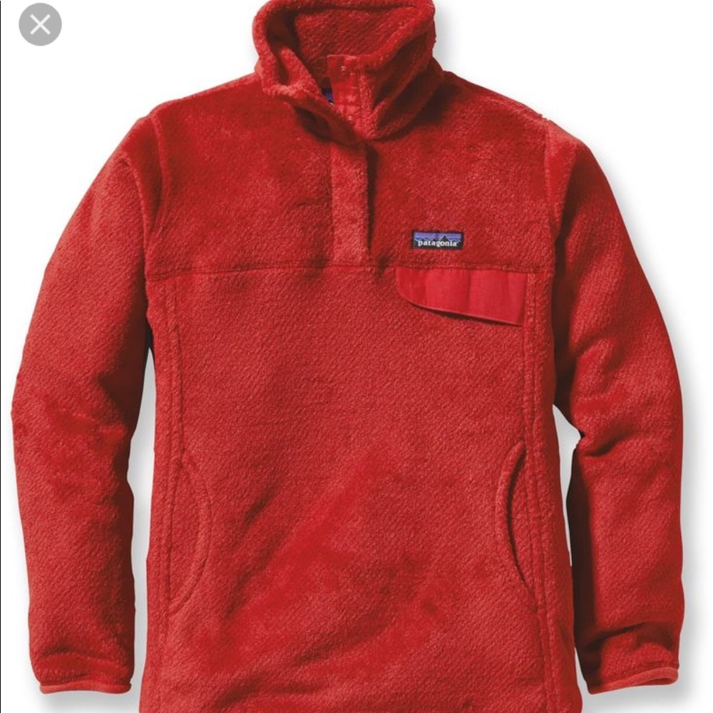 Women’s red Patagonia pullover fleece